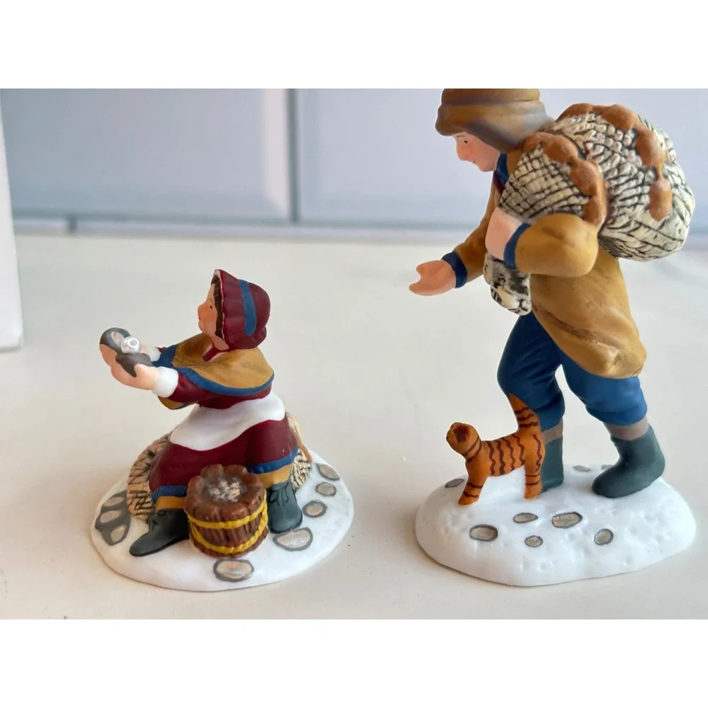 Department 56 Dickens Village A Treasure From The Sea Set of 2 Figurines 58434